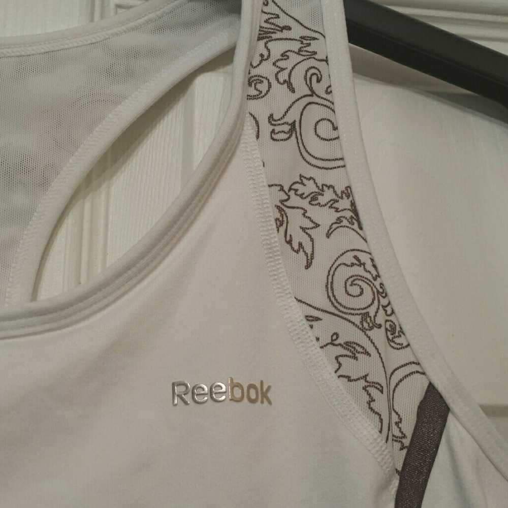 Cute Reebok Gym Top - Picture 2 of 5